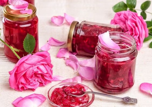 Полезные свойства розы (+7 рецептов для красоты и здоровья)