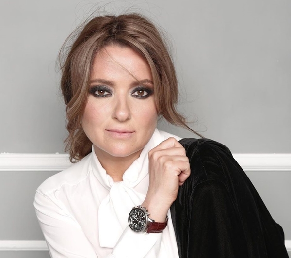 Совсем другая: 44-летняя Могилевская стала платиновой блондинкой