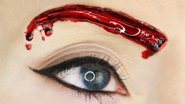 Изуродованное микроблейдингом лицо: на что мастера готовы пойти ради денег