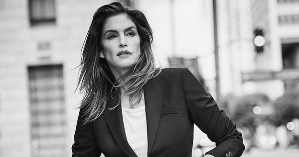 Супермодель Синди Кроуфорд показала архивное фото с сыном