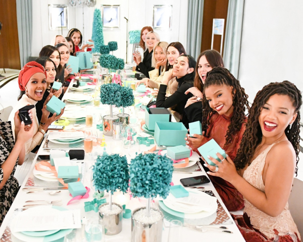 Завтрак у Тиффани: Как выглядит самая модная сумка лета 2020