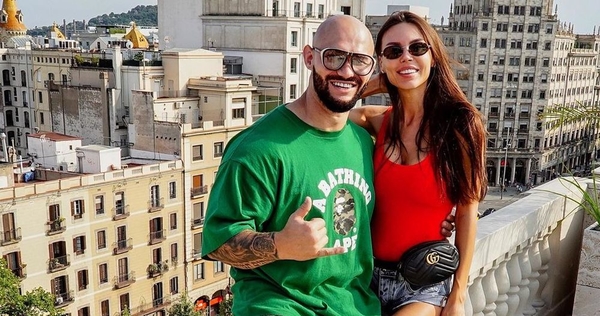 Развода не будет?: Самойлова похвасталась сказочной фотосессией с Джиганом и детьми