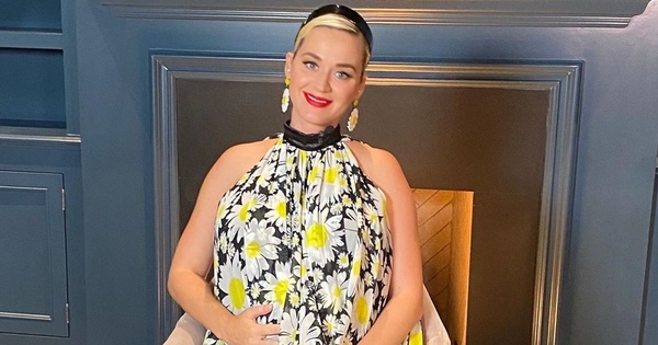 Дженнифер Энистон станет крестной матерью первенца Кэти Перри - СМИ