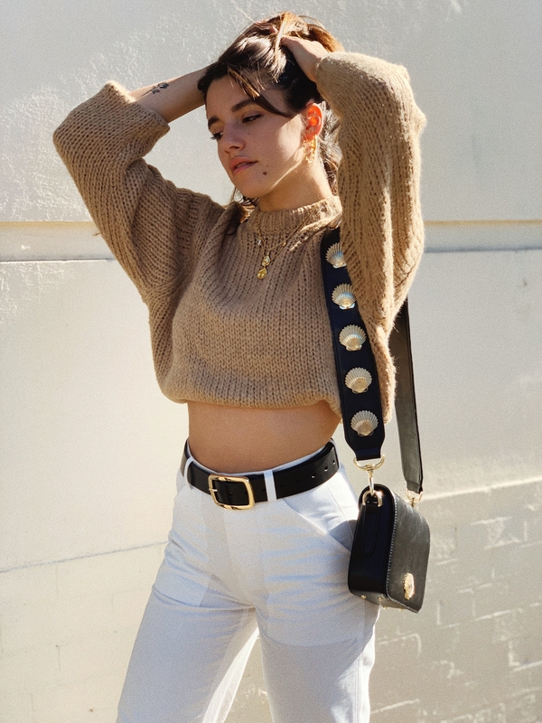 Скованные одной цепью: Как носить вязанные вещи летом 2020