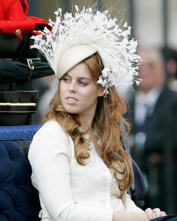 Принцесса Йоркская Беатрис тайно обвенчалась - СМИ