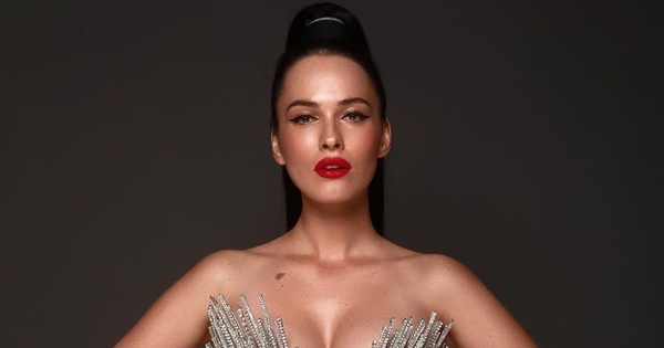 "Ах эти ноги": Даша Астафьева поразила горячим образом