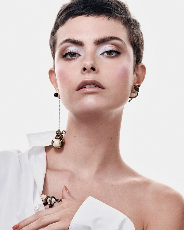 Beauty-фокус: Дневной мейк превращается в вечерний за 5 минут