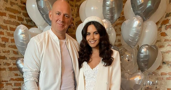 Потап показал фото с четырех свадеб с Настей Каменских