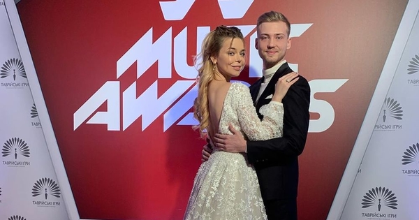 Алина Гросу похвасталась роскошным букетом от мужа Александра