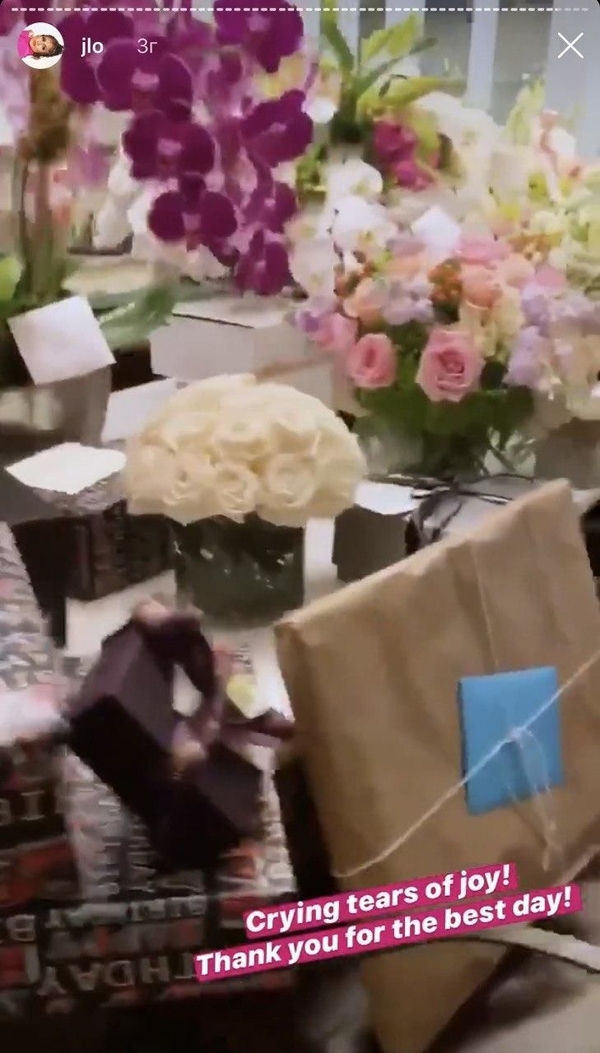 Дженнифер Лопес показала, как отметила день рождения