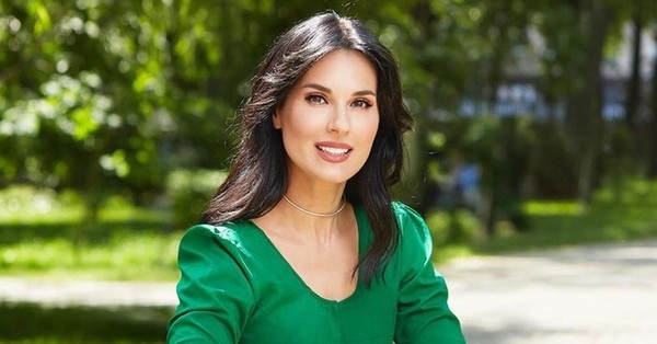 Маша Ефросинина показала стильный образ с мужем