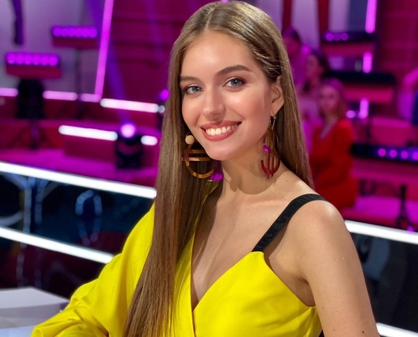 "Красотометр зашкалил": Жена Комарова очаровала Сеть свежим фото