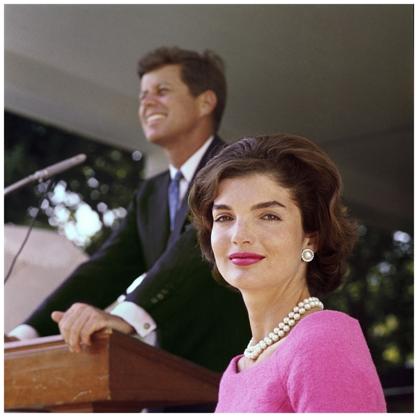 ТОП-6 модных приемов от самой стильной первой леди всех времен