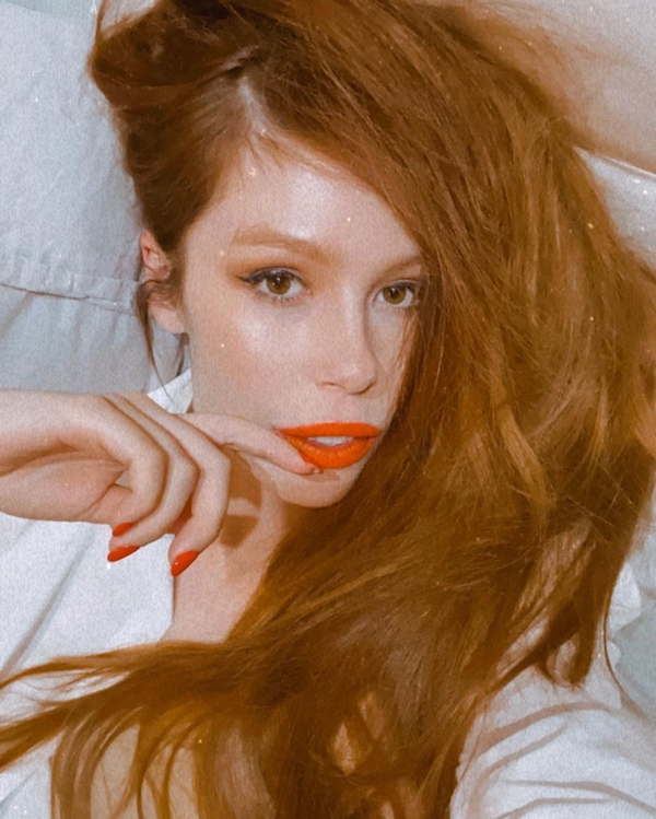 Известная фешн-фотограф засветила грудь в пикантном наряде