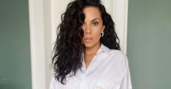 Настя Каменских соблазнительно станцевала в бикини под трек "Chica Bamboni"