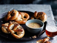 Брецели на молоке: Рецепт баварского кренделя