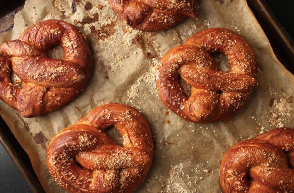 Брецели на молоке: Рецепт баварского кренделя