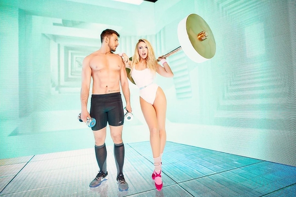 Оля Полякова похвасталась похудевшим телом в бикини