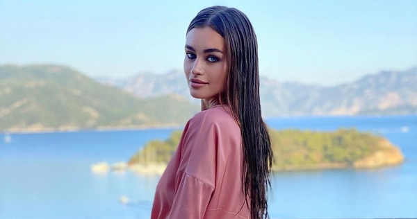 Украинскую топ-модель избили на турецком пляже