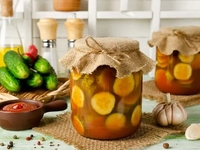 Рецепт дня: Хрустящие огурцы с кетчупом чили на зиму