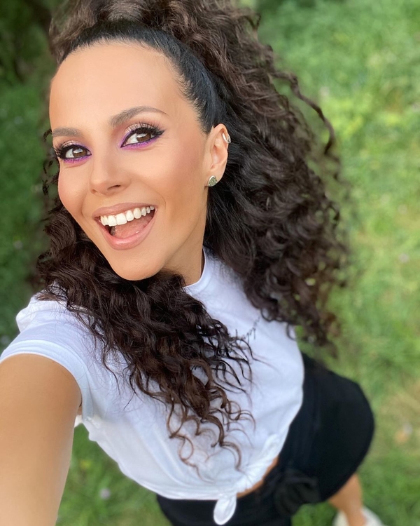 Каменских умилила Сеть кадрами с новорожденными