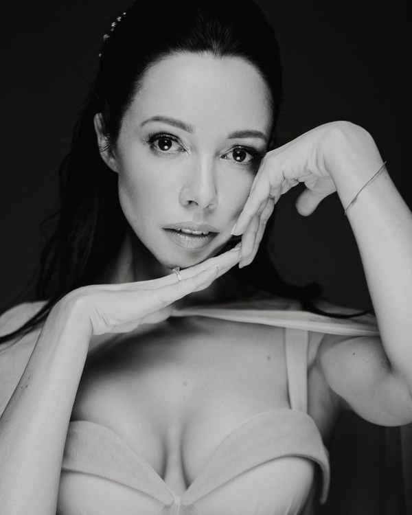 Яркие выходные: Кухар в бикини поразила пикантными кадрами с мужем