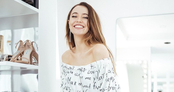 "Настоящие акробаты": Дорофеева и Дантес порезвились на лужайке