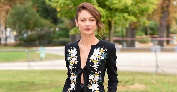 Вернулась к натуральному цвету: Ольга Куриленко похвасталась сменой имиджа