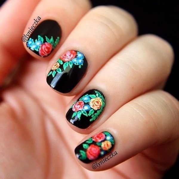 Патриотический маникюр: ТОП 8 идей дизайна с украинской символикой