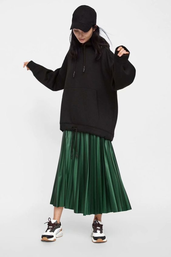 Модный переворот: ТОП-6 образов с худи