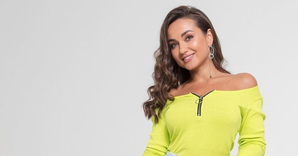 Второй раз в первый класс: Ведущие Нового канала поделились воспоминаниями о школе