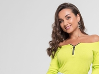 Второй раз в первый класс: Ведущие Нового канала поделились воспоминаниями о школе