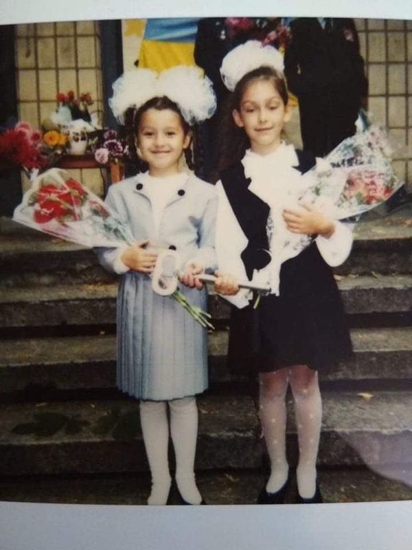 Второй раз в первый класс: Ведущие Нового канала поделились воспоминаниями о школе