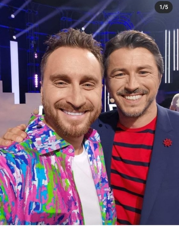 "Вылил парню молоко на голову": Фронтмен группы СКАЙ - о праздновании 1 сентября