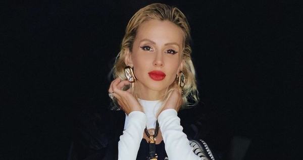 Светлана Лобода засветила бедра в откровенном платье-сетке