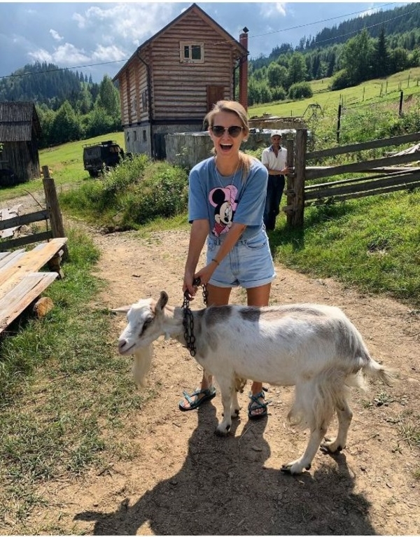 Доила корову и изучала альтернативную медицину: Юлия Панкова – об отдыхе в Карпатах