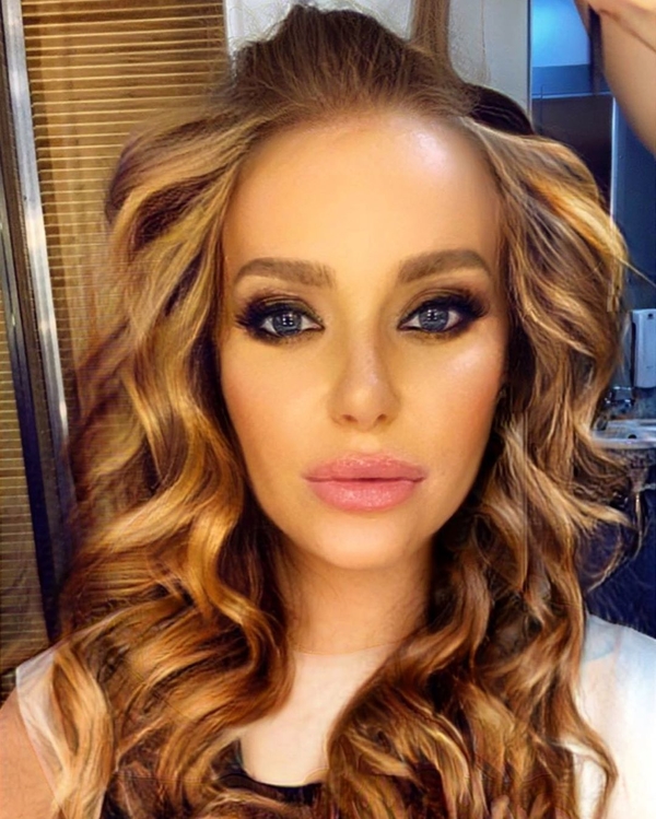 "Мне уже лучше": Обнаженная Каминская показала травмы от репетиций