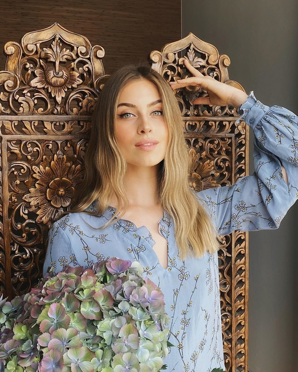 19-летняя внучка Ротару поразила снимком на Манхэттенском мосту