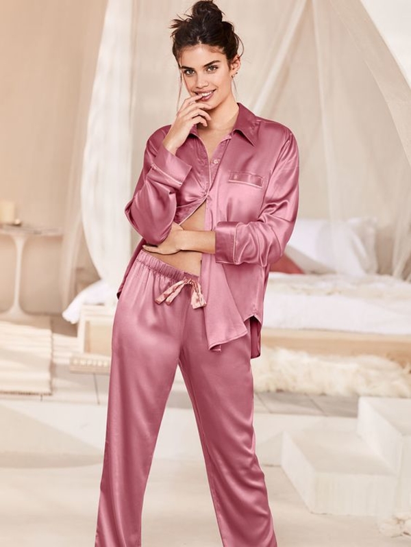 Стиль - он и во сне стиль!: ТОП-7 образов пижамной ковровой дорожки