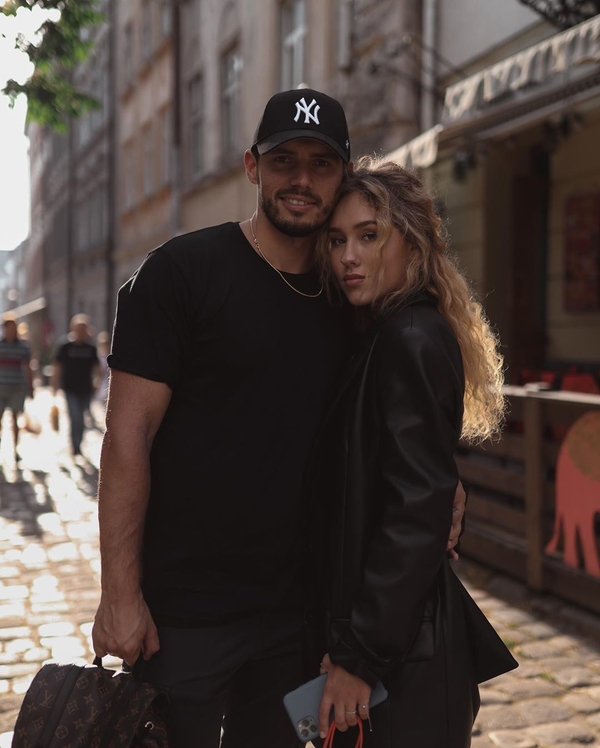 Никита Добрынин признался, что отношения с Дашей неидеальны