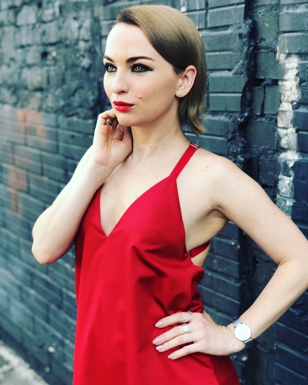 Виктория Булитко призналась, что отец разрушил ее детскую мечту