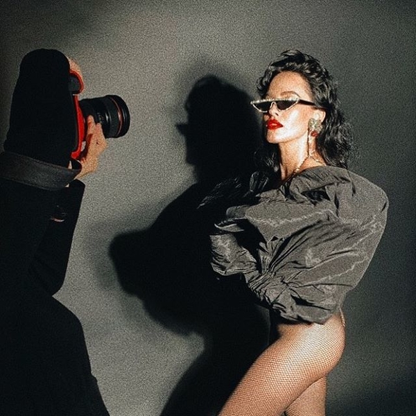 Полураздетая Даша Астафьева показала аппетитные формы