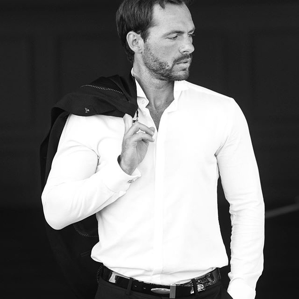 Сергей Мельник сразил поклонниц голым торсом