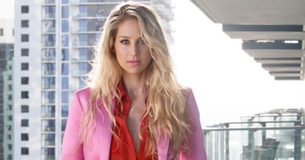 Анна Курникова показала семимесячную дочь Мэри от Энрике Иглесиаса