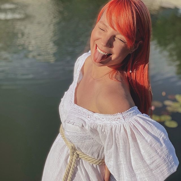 Беременная Тарабарова поделилась милыми фото с сыном