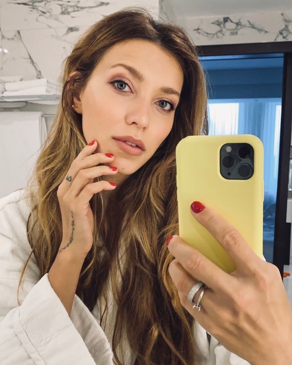 "Любовь это...": Тодоренко с мужем показали настоящую страсть