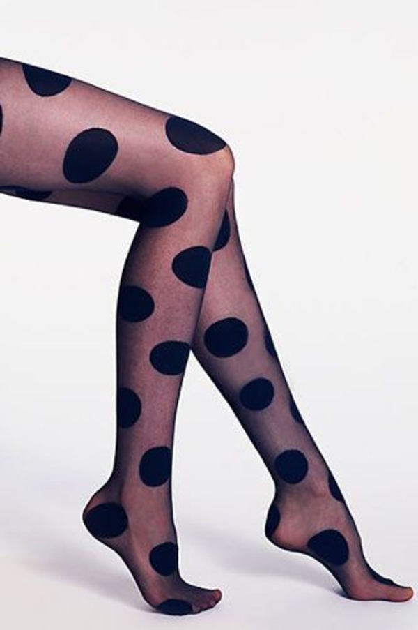 Осенний образ до мелочей: трендовые колготки осеннего сезона 2020