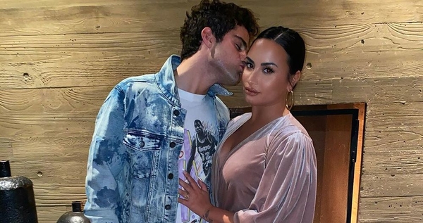 Свадьба отменяется: Деми Ловато и Макс Эрих разорвали помолвку - СМИ