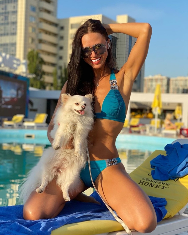 Виктория Смеюха показала, с кем нежится в ванной – видео