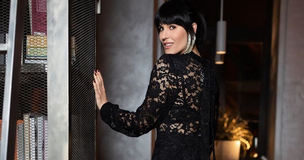 Маша Ефросинина в полупрозрачном платье зажгла на вечеринке - видео